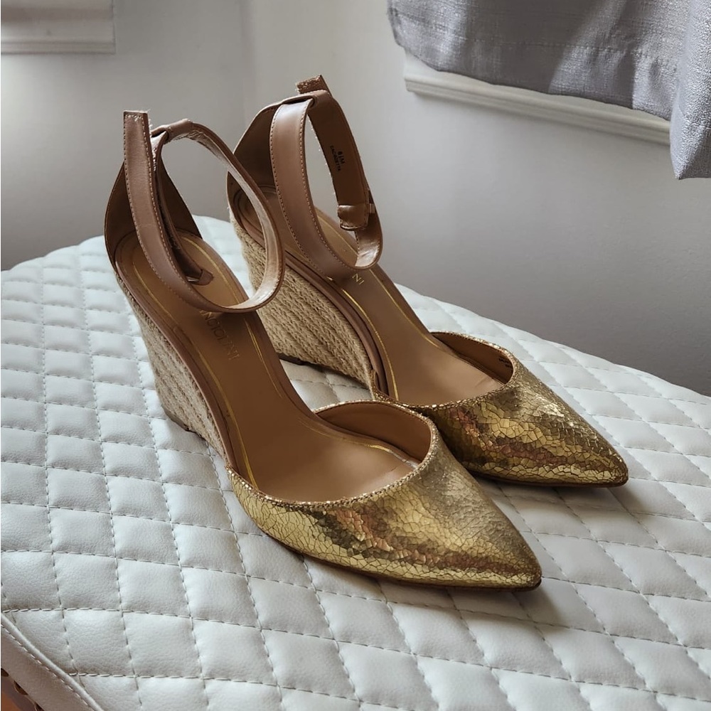 Enzo Angiolini wedges🌼